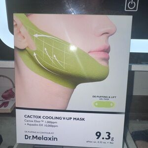 Dr. Melaxin Cactox Cooling V-Up Mask — Green